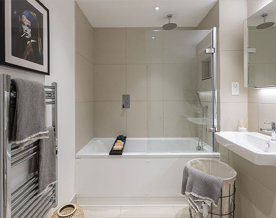 Wyndham-558x442-Bathroom2