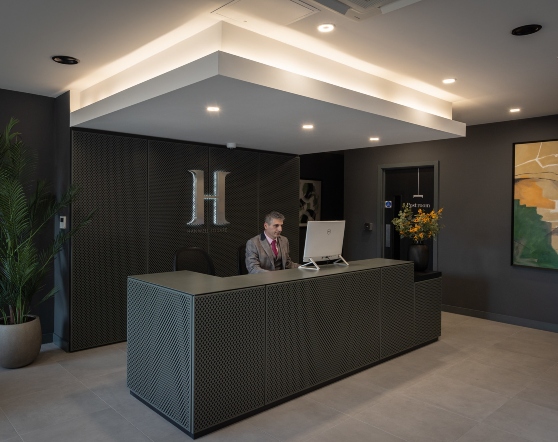 HS concierge 558 x 442