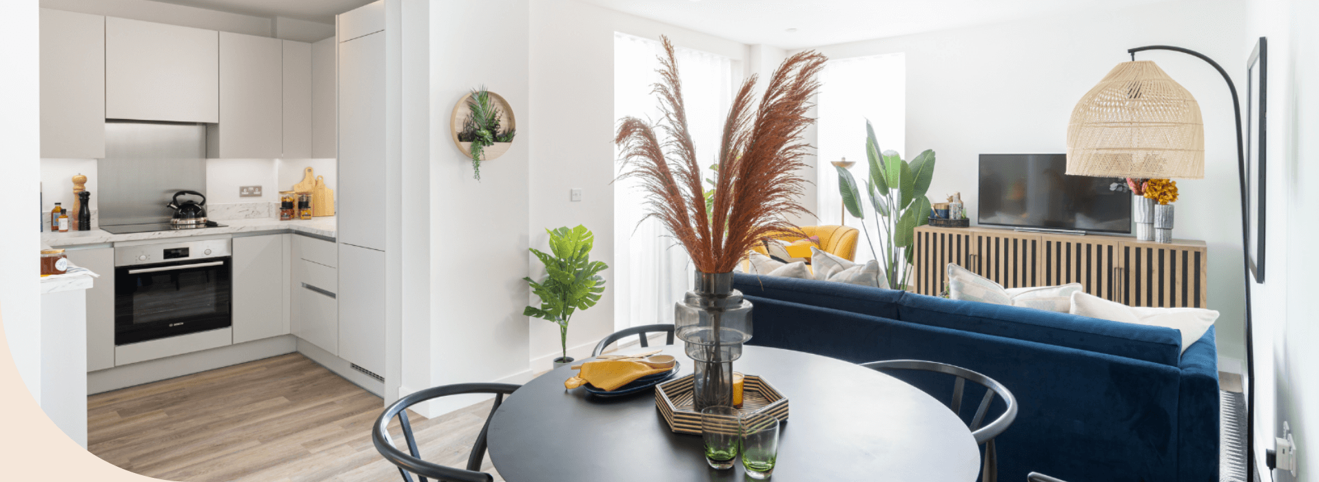 The Hue interior (1914 × 700 px) (1)